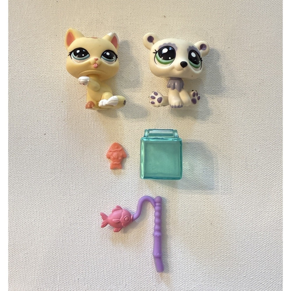 Littlest Pet Shop LPS #1821 #1822 Prized Pets Cat  Bear 2011 Complete Set